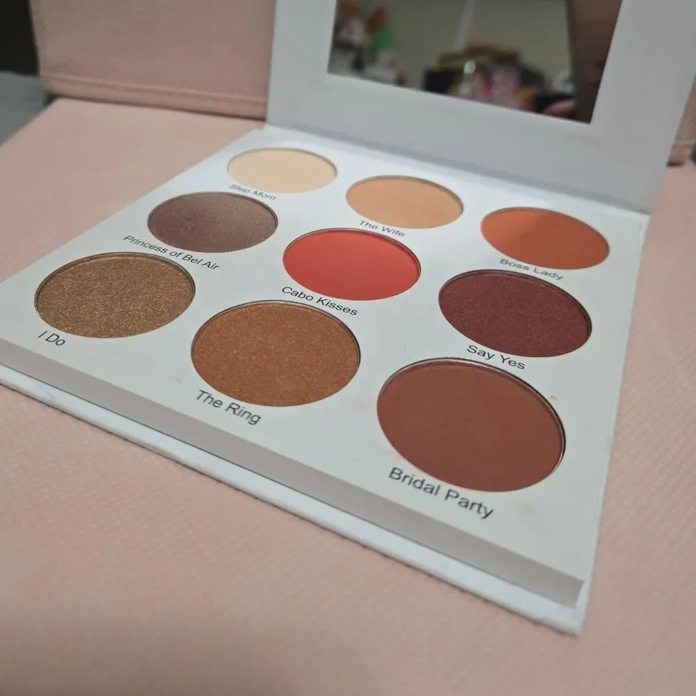 Give Them Lala Beauty  Eyeshadow Palette